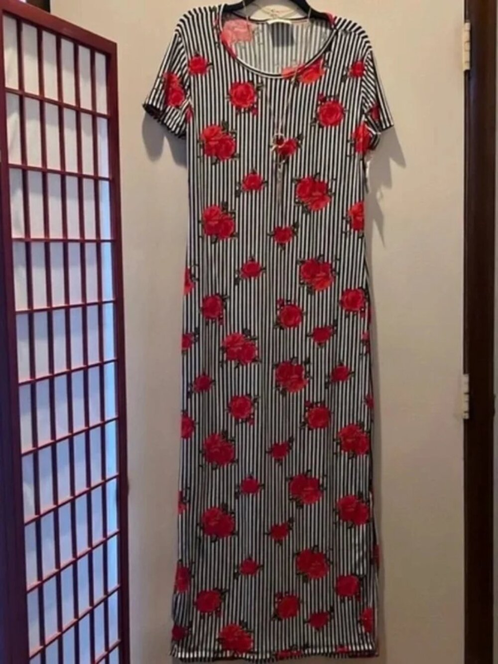 Bobbie Brooks Stretch Maxi Dress with Necklace Size Large NEW NWT